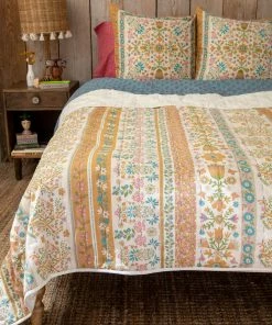 Natural Life Border Print Stitch Quilt