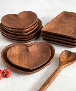 Natural Life Set Of 4 Wooden Heart Plates