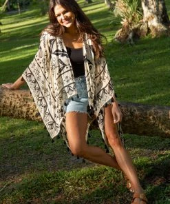 Natural Life NEW & TRENDING Border Kimono