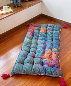 Natural Life Tufted Lounge Bed