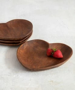 Natural Life Set Of 4 Wooden Heart Plates