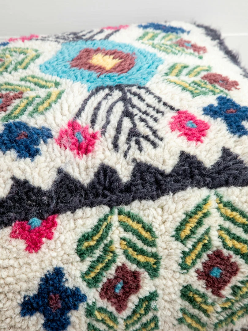 Natural Life Shaggy Wool Pouf 10 Natural Life Shaggy Wool Pouf