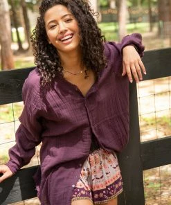 Natural Life NEW & TRENDING Laid Back Button Down