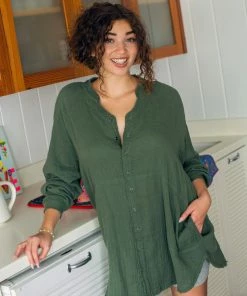 Natural Life NEW & TRENDING Laid Back Button Down