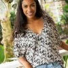 Natural Life CLOTHES Easy V-Neck Top